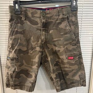 Levi's Kids Green Camo Cargo Shorts, size 10. Waist 25